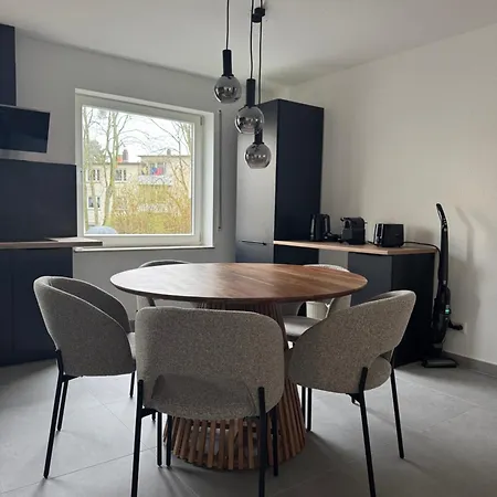 Teratop-living, Grosszuegige 3-zimmer Wohnung, Zentrale Lage, Arbeitsplatz, Geschaeftsreisen, Kurze Und Lange Aufenthalte Διαμέρισμα *
